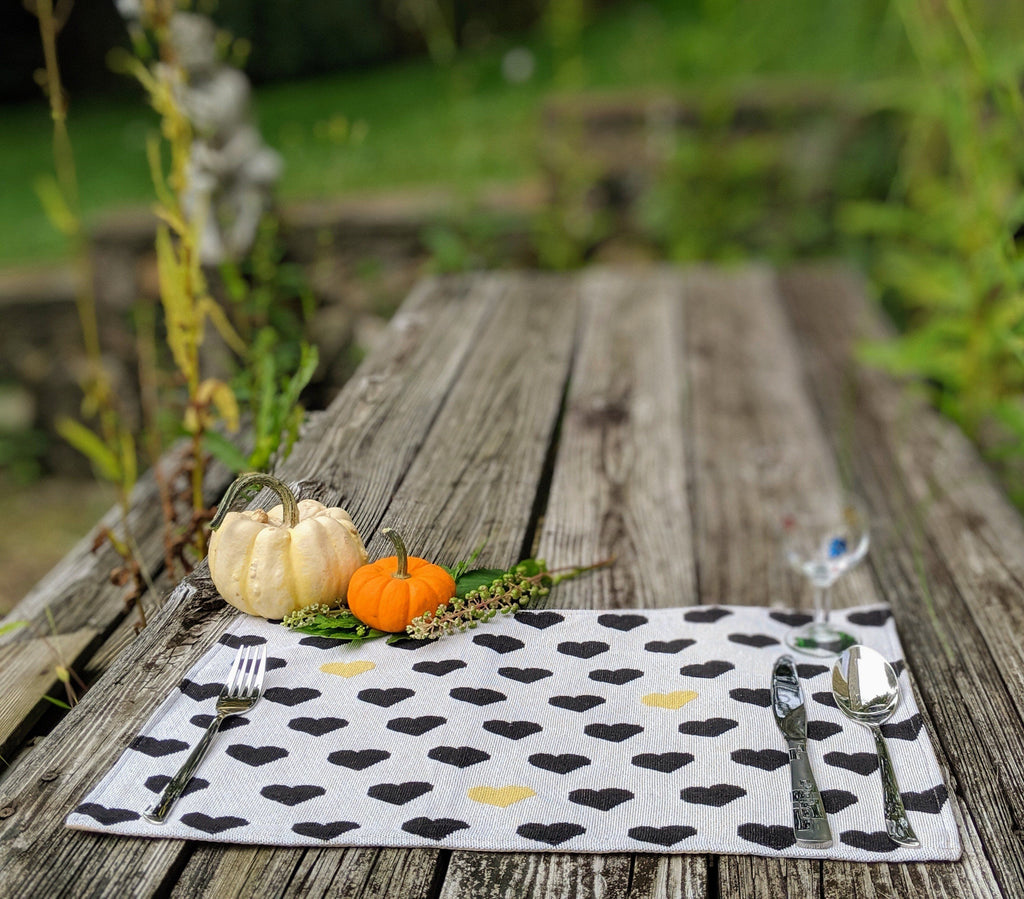 DaDa Bedding Set of 4-Pieces Lovely Yellow & Black Hearts Tapestry Dining Table Placemats 13” x 19” (18113)
