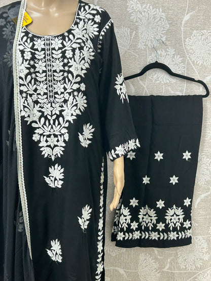 Gulab : Chikankari Kurti set