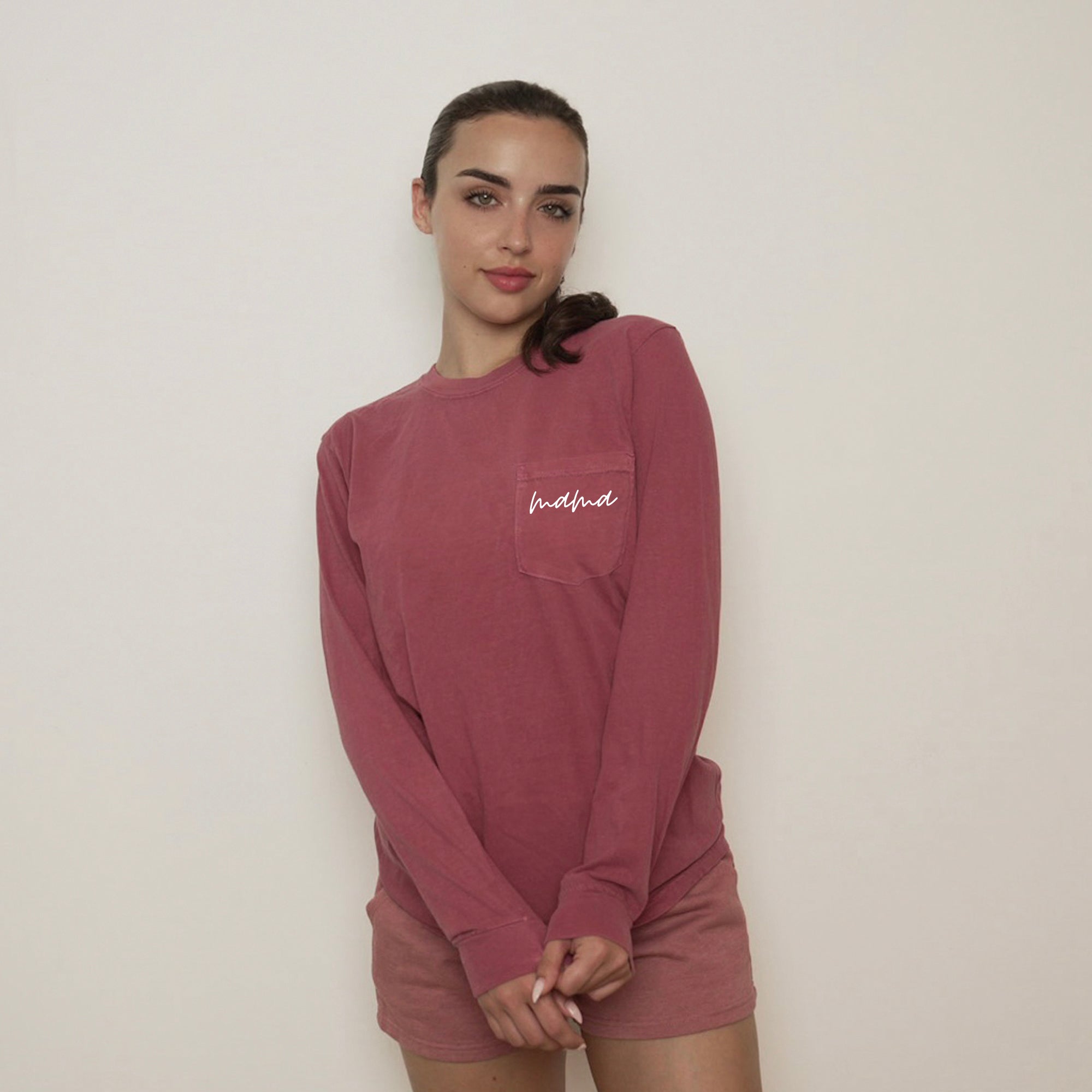 Comfort Colors Mama mom Pocket Long Sleeve Shirt (cursive 1)
