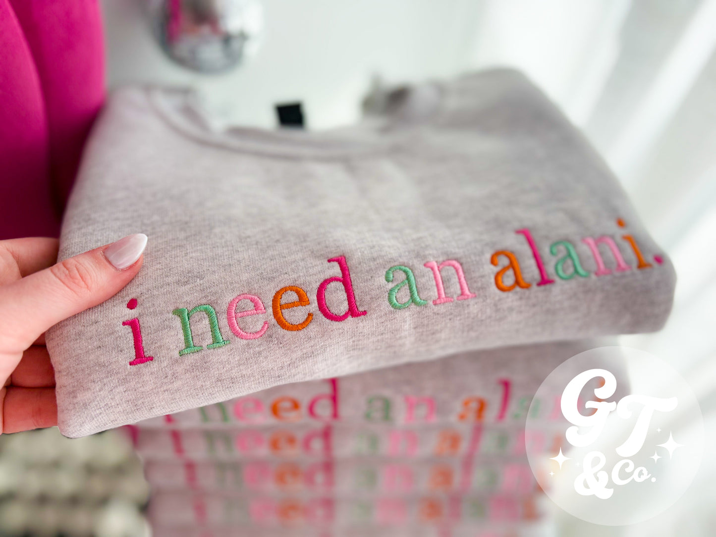 i need an alani Crewneck *MADE TO ORDER 10-15 BIZ DAYS*