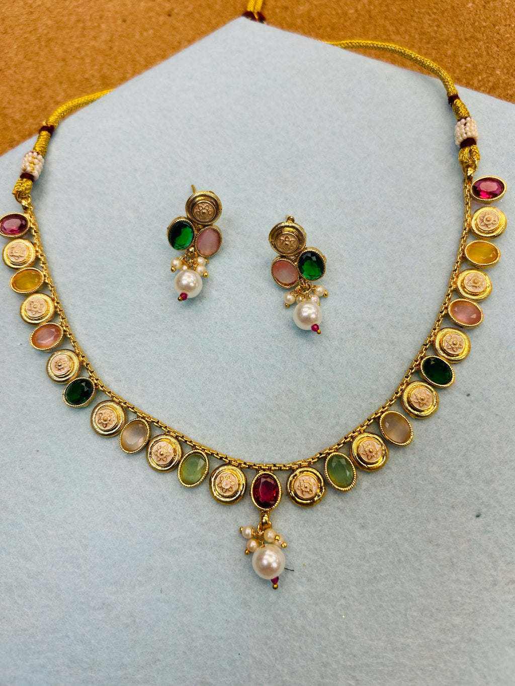 Gold look necklace set