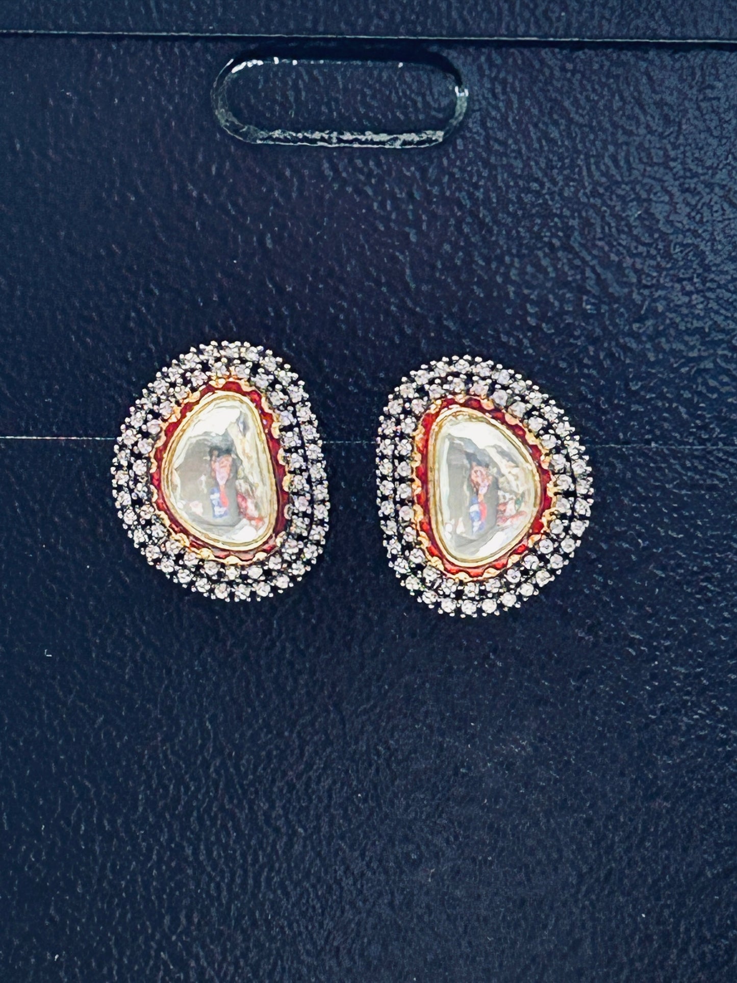 Kundan earrings: studs