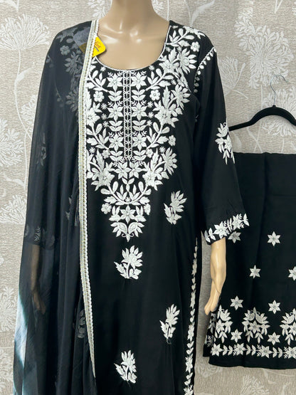 Gulab : Chikankari Kurti set