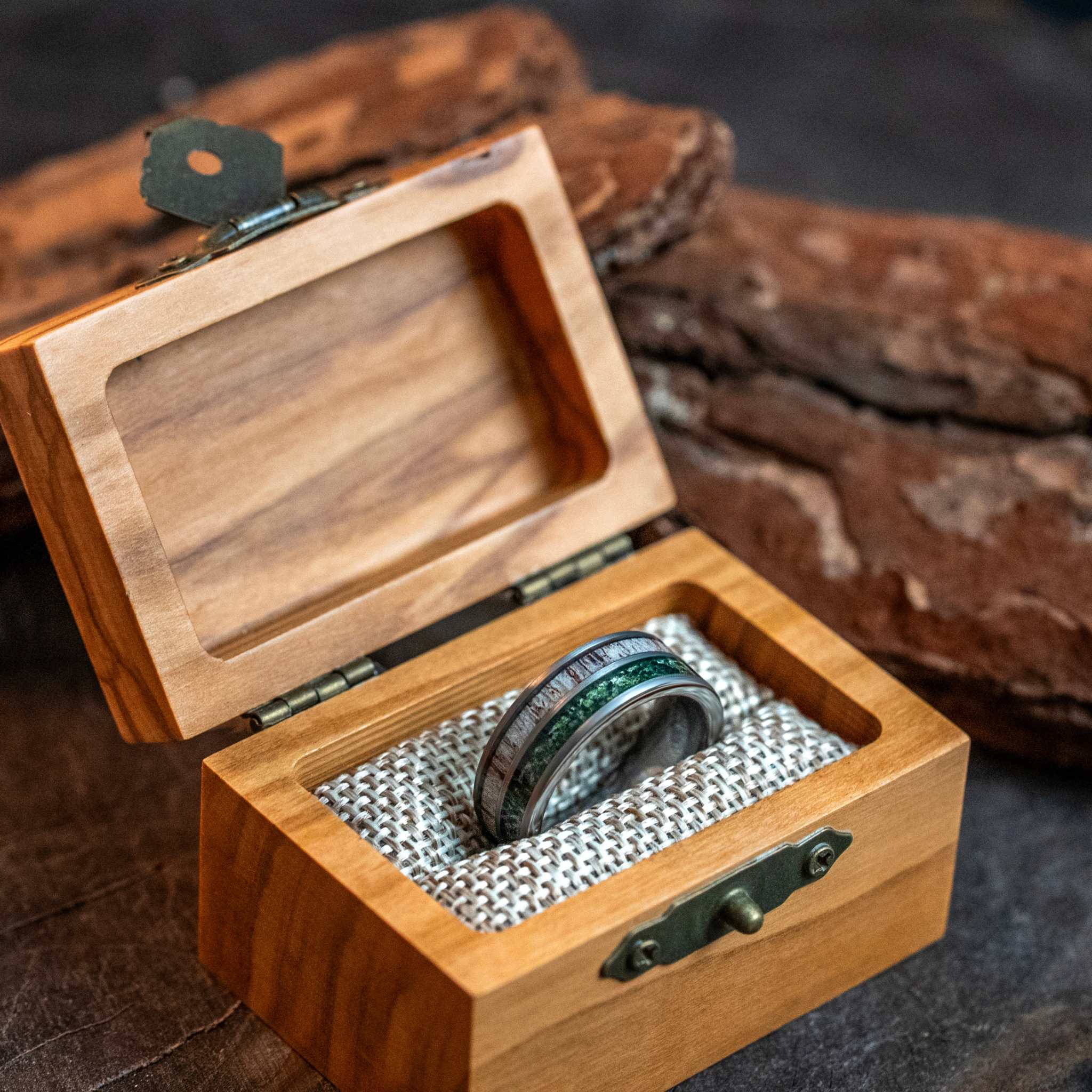 Moss Agate x Antler Tungsten Carbide Ring
