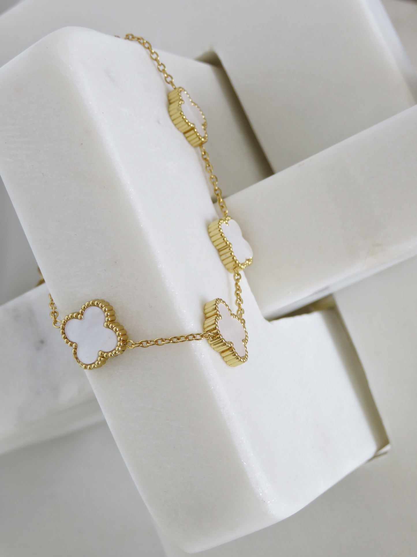 Luck Intention -Pearl Shell Clover Bracelet