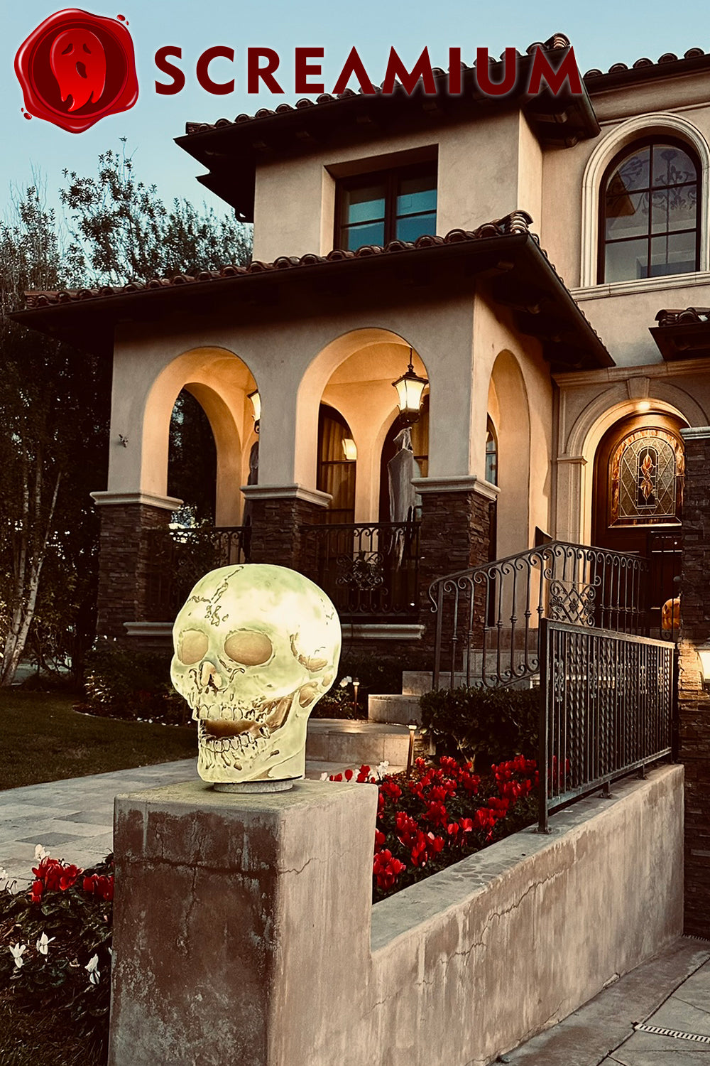 Giant Skull Animatronic Lamp Prop 20-Inch-Tall Heavy Duty Polyresin Halloween Decoration