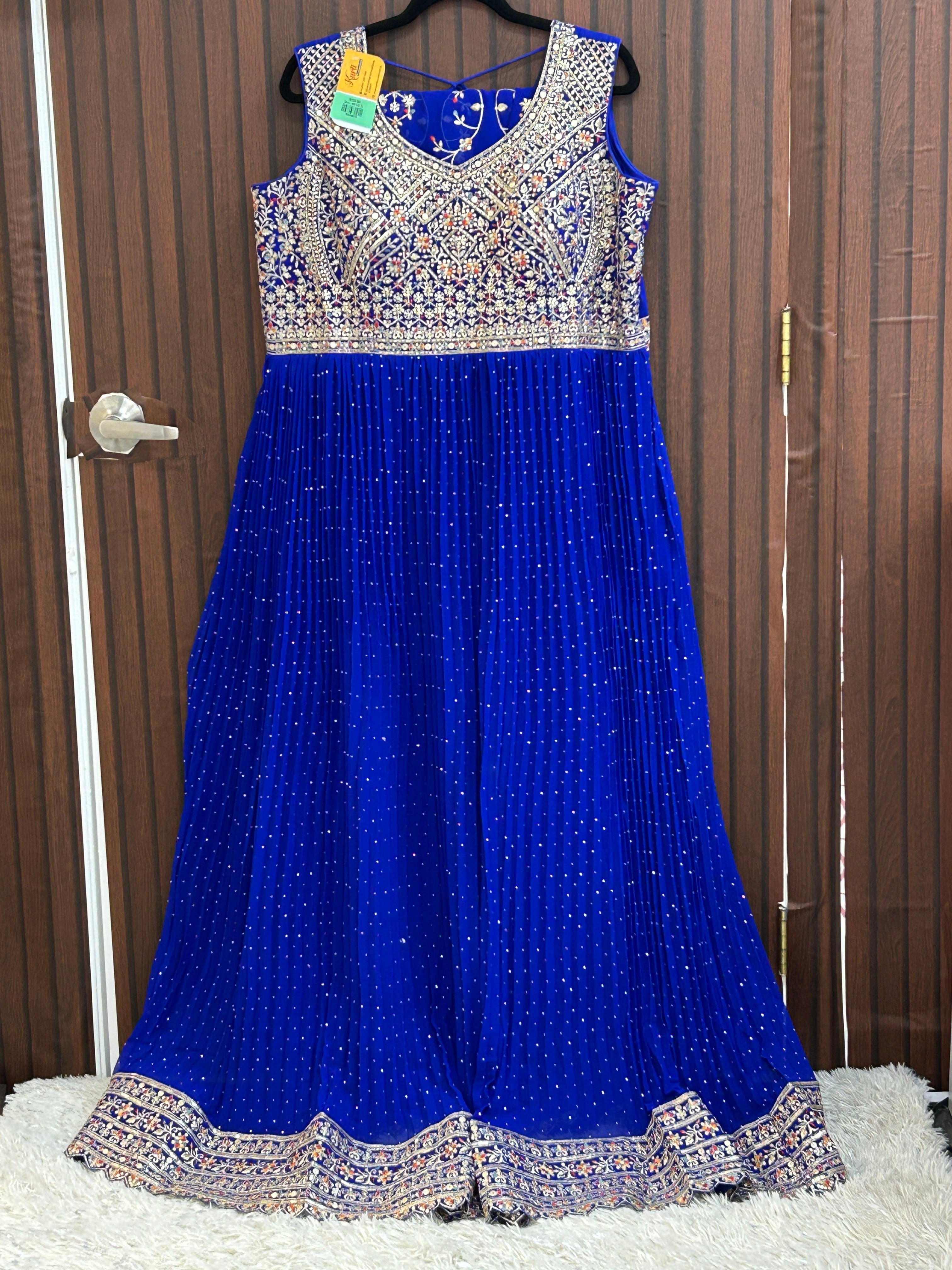 Heavy party wear gown