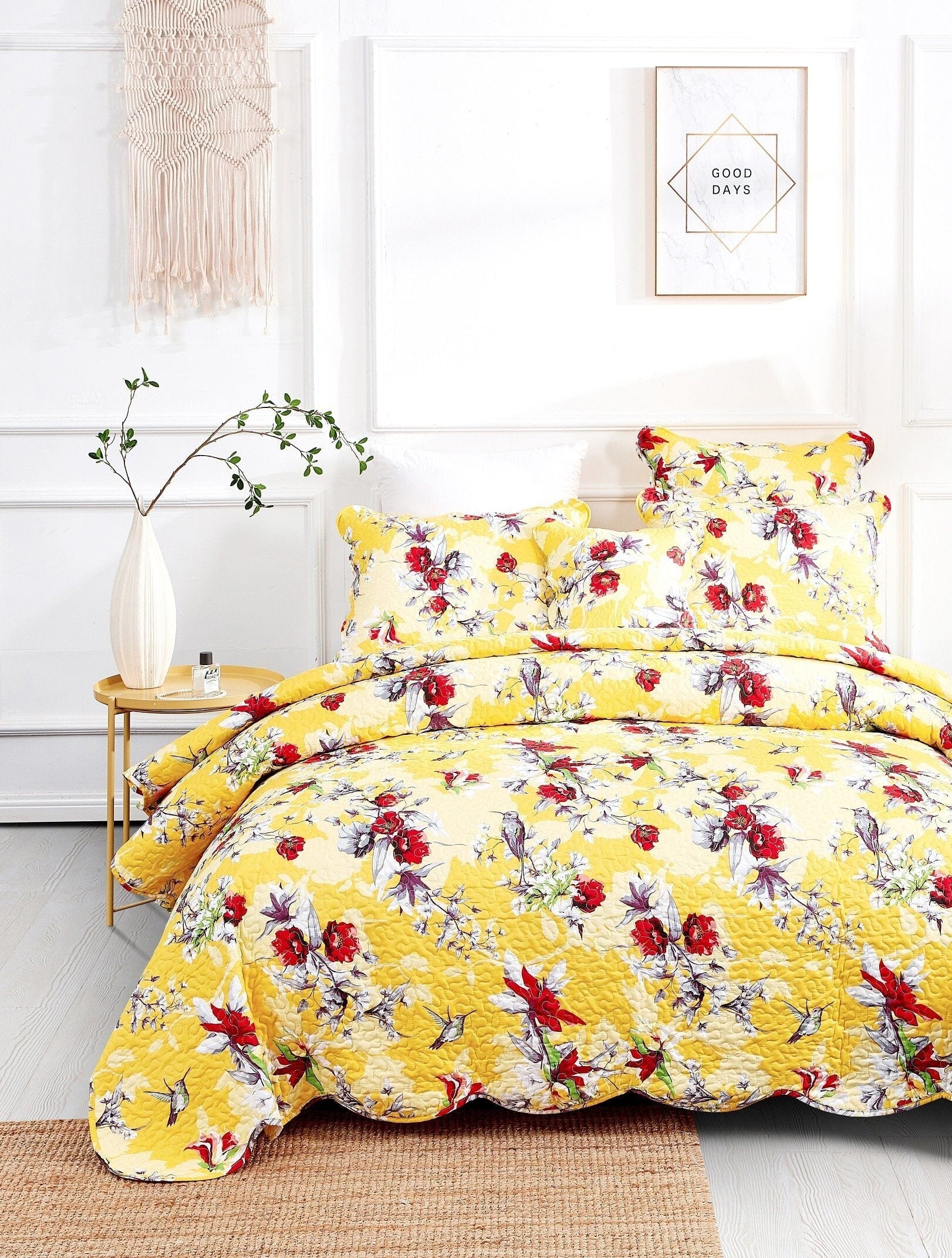 DaDa Bedding Radiant Sunshine Yellow Hummingbirds Floral Scalloped Bedspread Set (JHW-925)