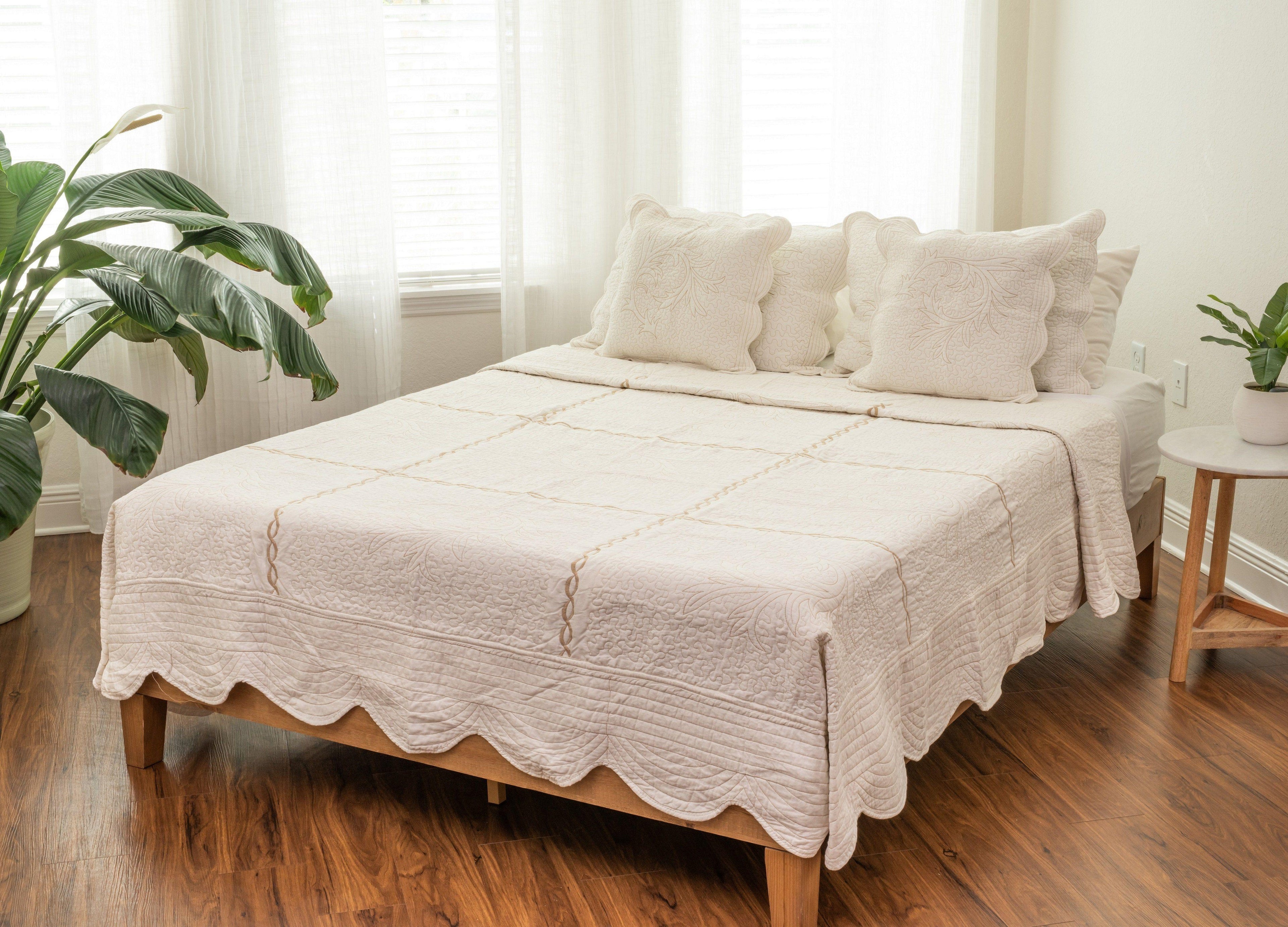 DaDa Bedding Elegant White Floral Beige Matelassé 100% Cotton Coverlet 5Pcs Bedspread Set - King Size (DXJ101796)